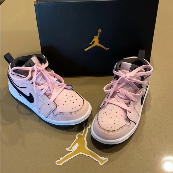little girl pink jordans